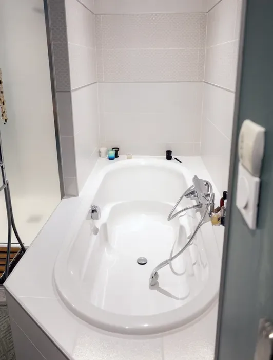 Dépannage de salle de bain au Mans par Fuitéo